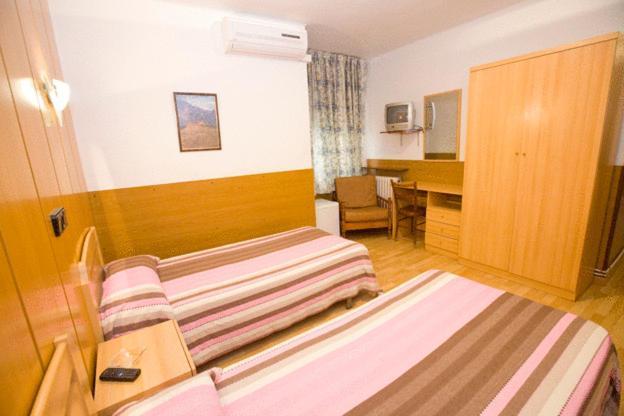 Hostal Lizana Huesca Esterno foto