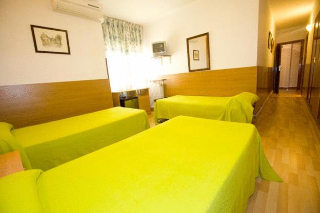 Hostal Lizana Huesca Esterno foto